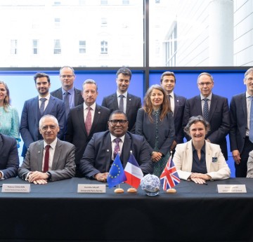 Lancement d’un partenariat stratégique franco-britannique en IA