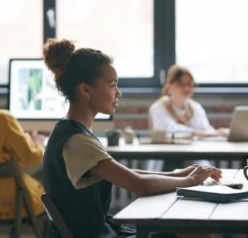 IA : l’alliance entre Mistral AI, Edtech France et des universités projette de répondre à des besoins partagés dans l’ESR